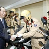 Presidente visita sede de la Policía de tránsito de Hanoi