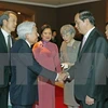 Emperador Akihito parte de Hanoi para visitar la ciudad imperial de Hue