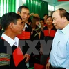 Premier de Vietnam se reúne con pobladores en provincia altiplana