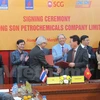 Firman contratos relacionados con grandes proyectos petroquímicos en Vietnam