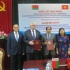 Sindicatos de Vietnam y Belarús robustecen lazos