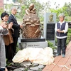 Develan en Sudcorea estatua de arrepentimiento por atrocidades en guerra de Vietnam