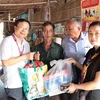 Entregan regalos a pobladores vietnamitas desfavorecidos en zonas remotas