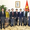 Vietnam y Laos estrechan cooperación en sector de salud