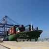 Premier vietnamita realiza visita de trabajo a puerto marítimo internacional de Cai Mep