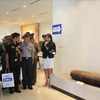 Agregados militares extranjeros visitan centro de remoción de explosivos de Vietnam 
