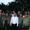 Premier vietnamita recorre por ciudad portuaria de Hai Phong