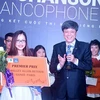 Entregan en Vietnam premios de concurso de canto en francés 