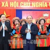 Premier vietnamita asiste a Fiesta de unidad nacional en Bac Kan