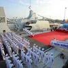 Celebran acto de izamiento de bandera en buques de guerra de escolta de misiles de Vietnam
