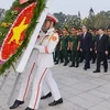 Líderes de Ciudad Ho Chi Minh rinden tributo al presidente Ho Chi Minh