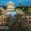 Libre zona alrededor del lago Hoan Kiem de Hanoi para circulación de vehículos en el Tet