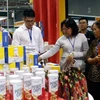 Exhibiciones sobre industrias del plástico y cauchera en Vietnam acaparan atención de comunidad empresarial