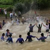 Vietnam: Grupo étnico de Laos celebra festival de salpicaduras de agua