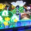 Desfile de carros alegóricos marca inicio del Carnaval de Ha Long 