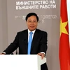 Continúa viceprimer ministro Pham Binh Minh su visita en Rumania