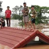 Firma vietnamita trata de sacar a trabajadores del área afectada por el colapso de presa en Laos