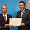 Presidente guatemalteco aprecia desarrollo sostenible de Vietnam 