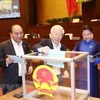 Parlamento vietnamita realiza votación de confianza en cuarta jornada de VI período de sesiones