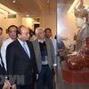 Premier de Vietnam recorre Museo Nacional de Bellas Artes