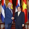 Premier de Vietnam recibe al presidente de Cuba 