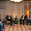 Premier de Vietnam estimula inversiones del grupo Sembcorp en energías limpias 