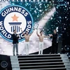 Acróbatas vietnamitas conquistan otro récord Guinness