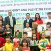 Entregan en Hanoi premios del concurso de dibujo infantil sobre protección ambiental 
