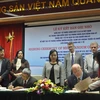 Vietnam y EE.UU. firman documento de cooperación en medicina 