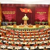 Máximo dirigente de Vietnam llama a tomar labores de personal con cautela