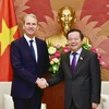 Grupo estadounidense transfiere tecnologías de producción farmacéutica a empresas vietnamitas