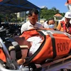 Rescatan socorristas de Vietnam en el mar a ciudadano estadounidense por urgencia médica