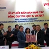 Firman la Administración del Turismo de Vietnam y Vietjet Air un memorando de cooperación