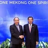 Premier vietnamita se reúne con su homólogo camboyano durante Foro de Franja y Ruta en China