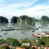 Abren en Vietnam servicio para contemplar la bahía de Ha Long desde helicópteros