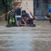 Salvan a turistas vietnamitas atascados por inundaciones en Nepal 