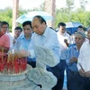 Rinde homenaje premier vietnamita a héroes y mártires en Quang Nam 