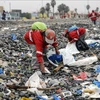 Jóvenes de Vietnam unen manos en lucha contra residuos plásticos
