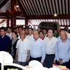 Dirigentes vietnamitas rinden tributo al Presidente Ho Chi Minh