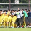 Exhorta premier vietnamita a futbolistas a lograr mejor actuación en torneo regional