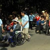 Ofrece organización estadounidense sillas de ruedas a discapacitados en provincia vietnamita 