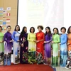 Impresiona desfile de Ao Dai de Vietnam al público internacional