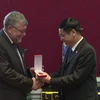 Otorgan Medalla de la Amistad a la Asociación de Bélgica-Vietnam