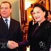 Dialogan presidenta del Parlamento de Vietnam y primer ministro de Rusia