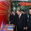 Asiste premier de Vietnam a exposición literaria por los 90 años del Partido Comunista
