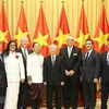 Recibe máximo dirigente de Vietnam a nuevos embajadores extranjeros 