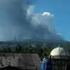 Indonesia suspende actividades de aeropuerto en isla de Java por erupción volcánica