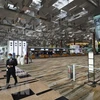 Asisten a vietnamitas varados en aeropuerto de Singapur
