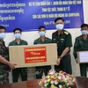 Zona militar 7 de Vietnam dona suministros médicos a Ejército Real de Camboya