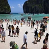 Tailandia prohíbe la entrada de barcos a la Bahía Maya
